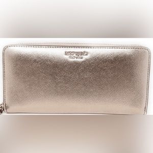 - Kate spade blush zip around